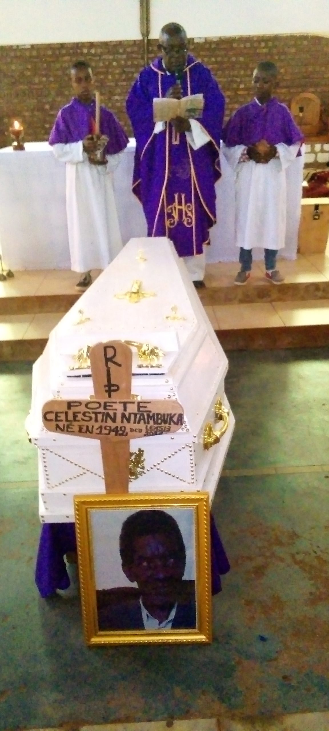 Un poète s'est éteint à Bukavu , les écrivains pleurent Célestin Ntambuka