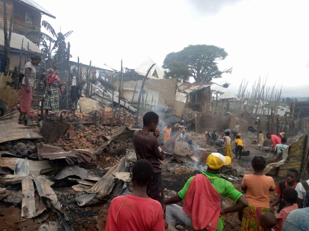 Un mort et des maisons parties en fumées à Hewa Bora, la population lance un cri d'alarme