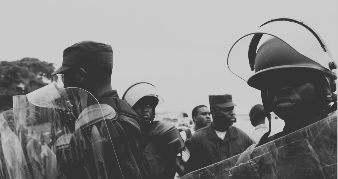 Photo tirée du rapport "Processus électoral et protection des défenseur·e·s. Élections 2023 en RD Congo : l’urgence d’agir pour assurer l’État de droit" de AEDH et consort