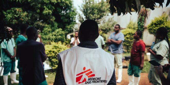 Equipe de MSF - Photo crédit Julien Dewarichet/MSF